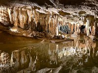  Luray Caverns: Stalactites, stalagmites and columns
Mirroring 